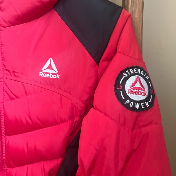 NWOT Women's Reebox Strength Power Hooded Puffer Jacket Size Small - Picture 4 of 13